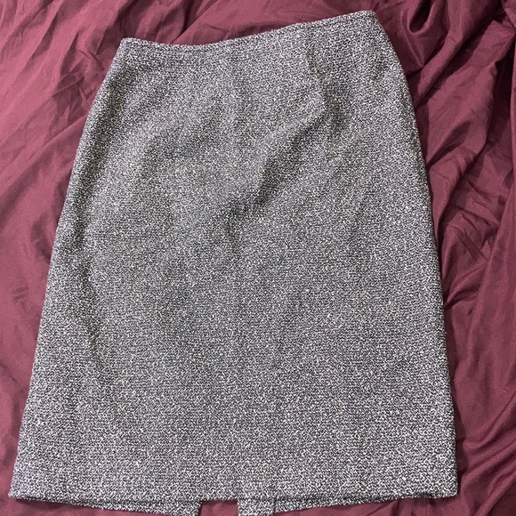SCENT OF Mii ‘s handpicked black and beige pencil skirt - Picture 1 of 4